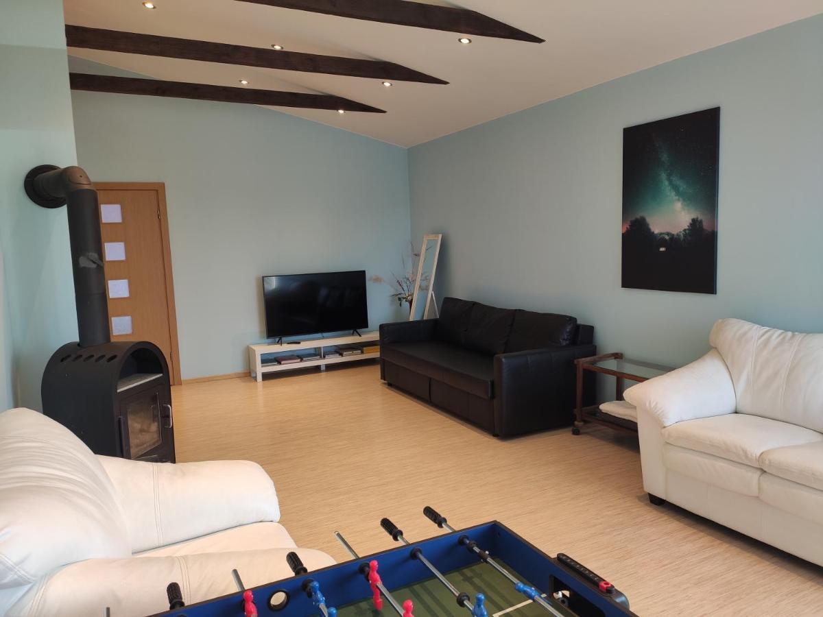 Spacious & Cozy Apartment With Forest View Zapyskis Экстерьер фото